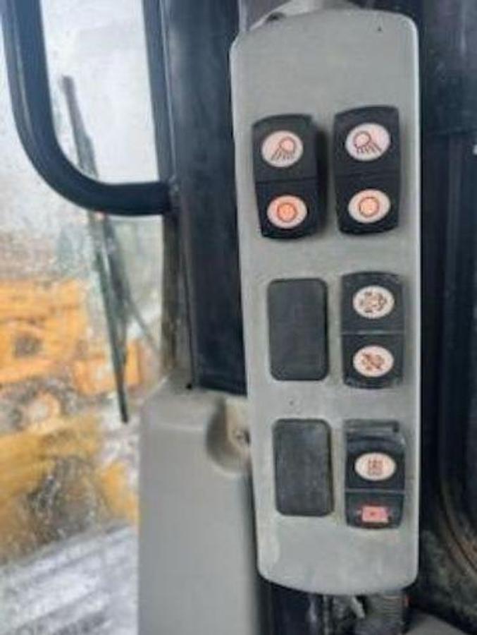 Used 2018 CATERPILLAR D6T LGP