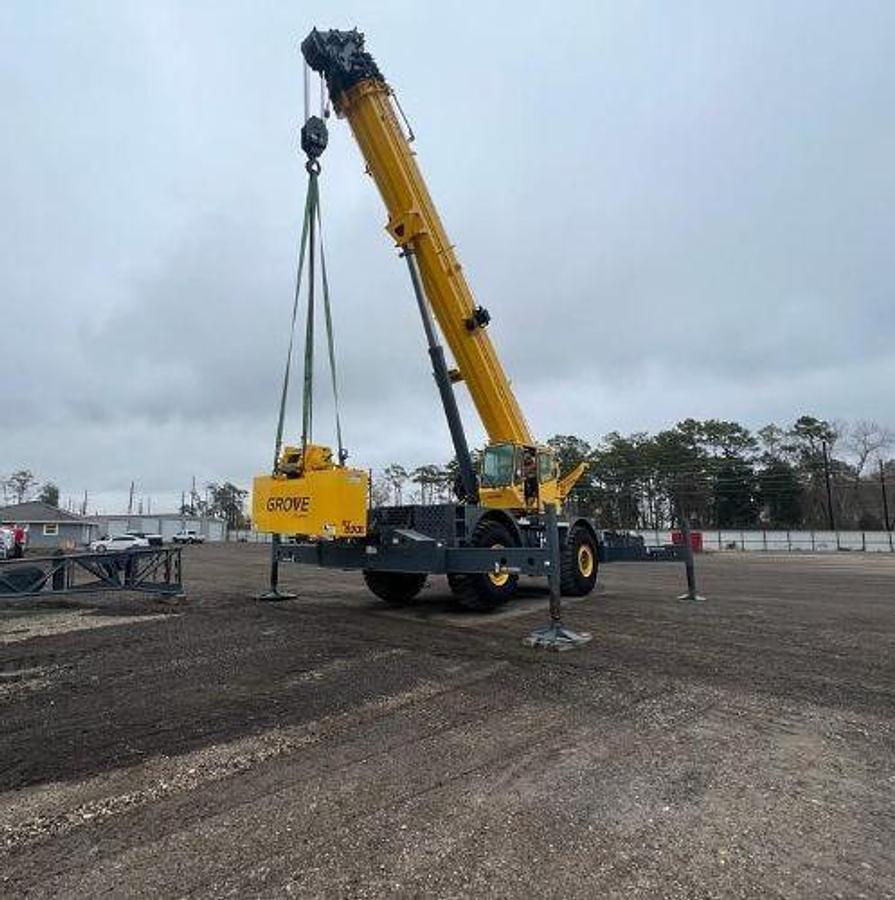 Used 2008 Grove RT890E