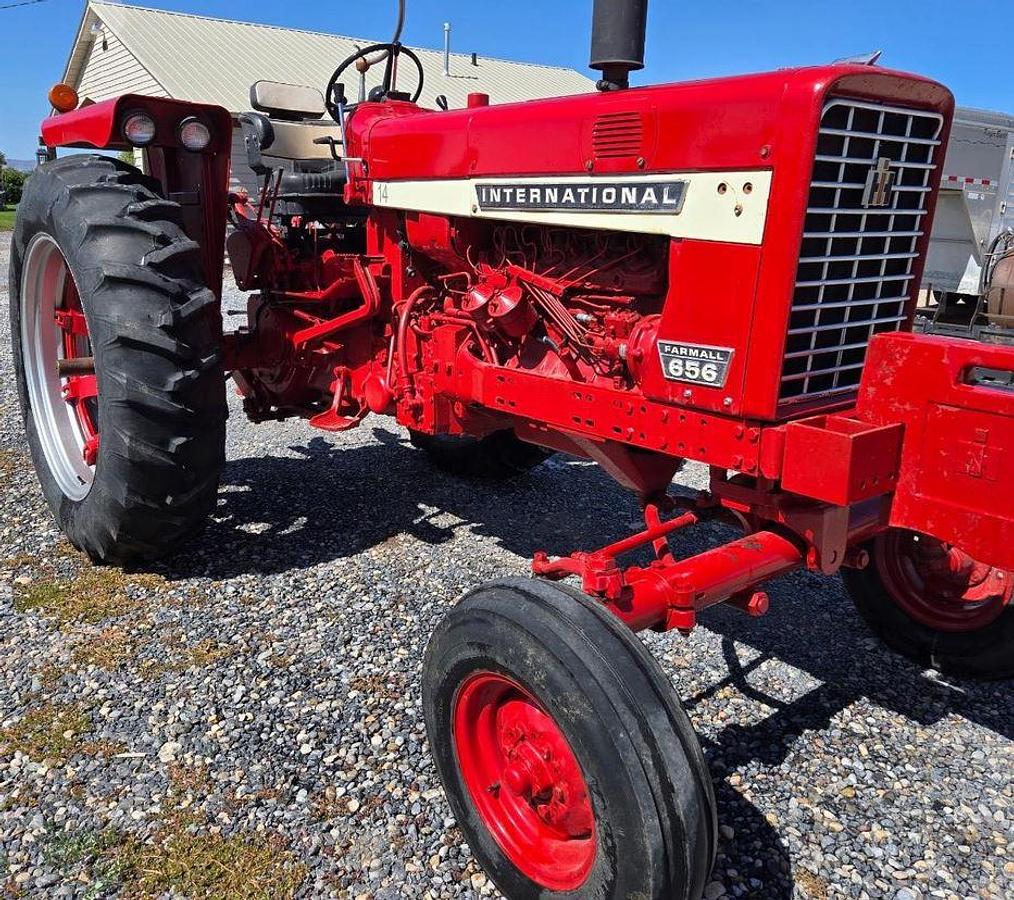 Used 1967 INTERNATIONAL 656 Tractor