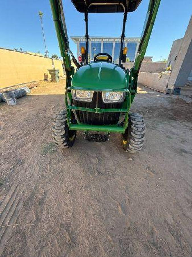 Used 2019 JOHN DEERE 3032E Tractor