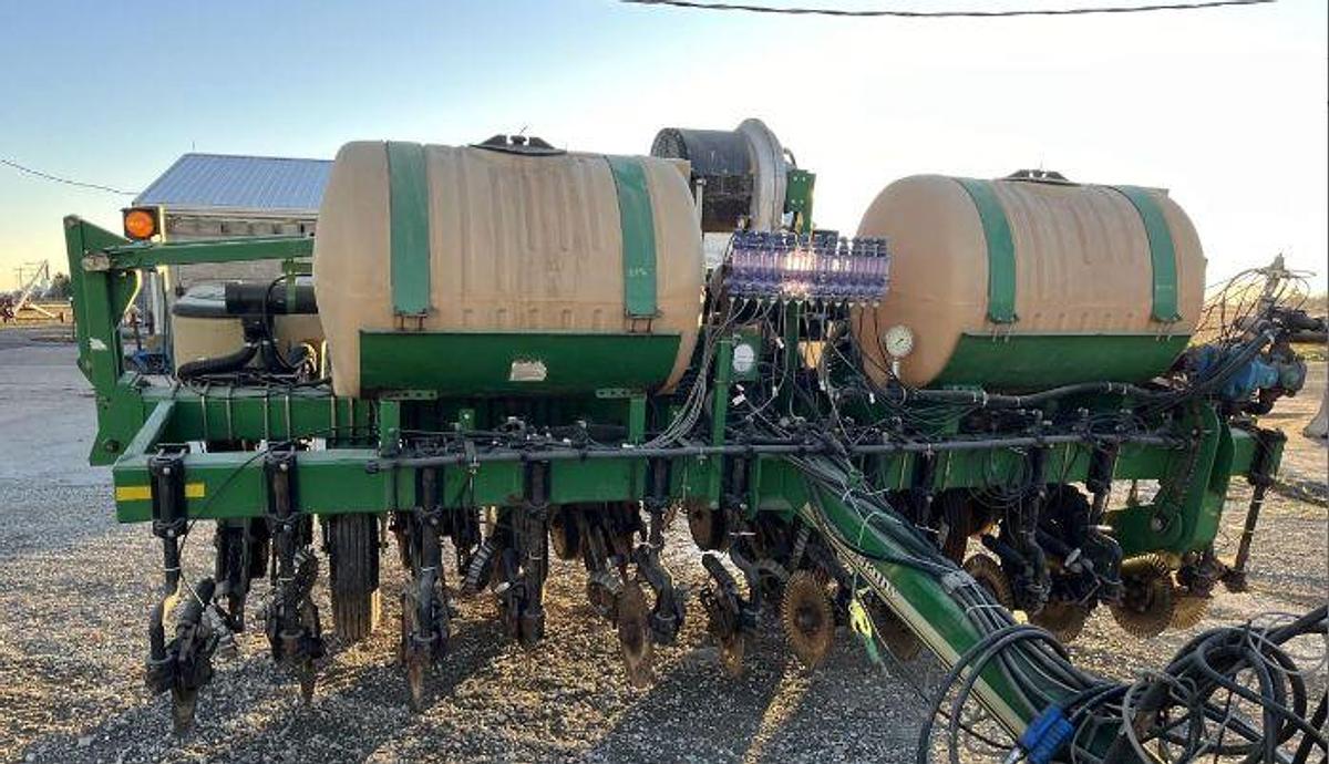 Used 2015 Great Plaines YP625A-12TR