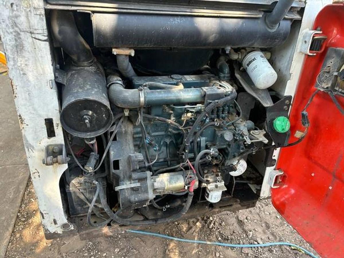 Used 2006 Bobcat Skid steer T-140