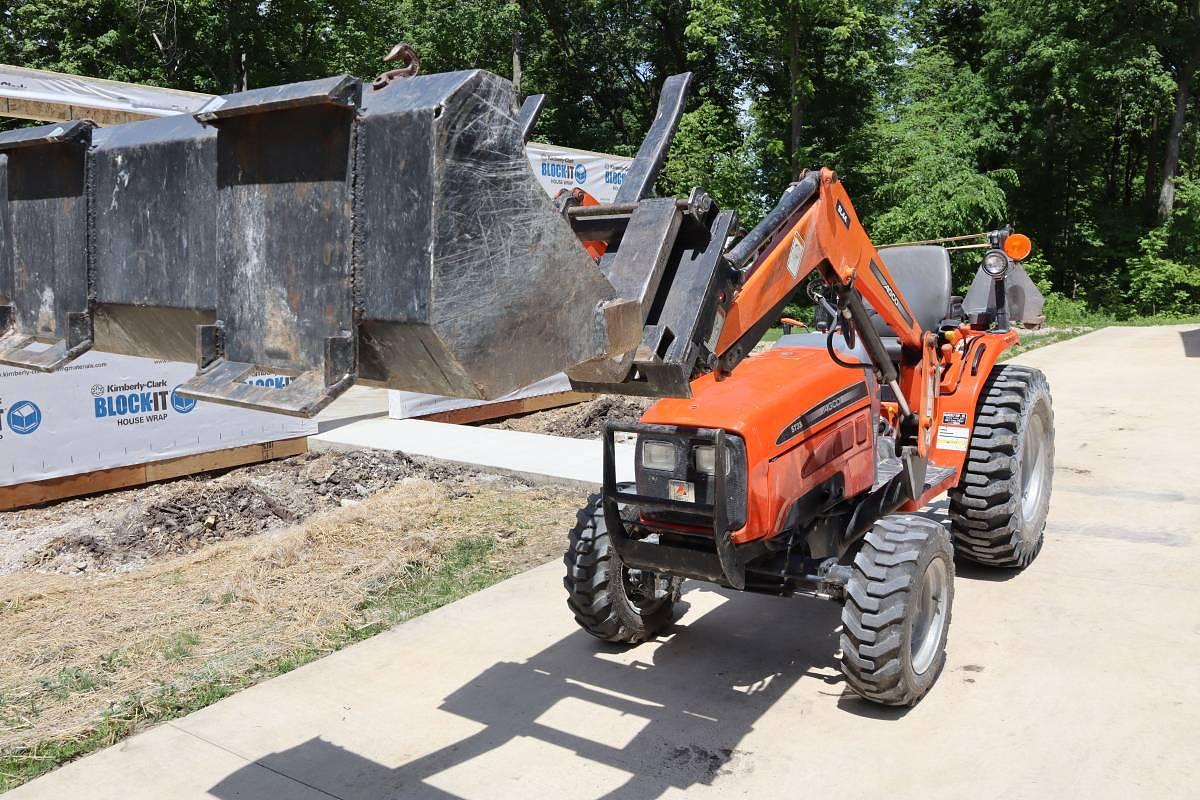 Used 2005 AGCO ST33DA