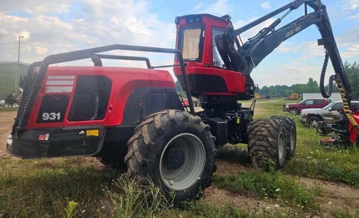 Used 2016 KOMATSU 931
