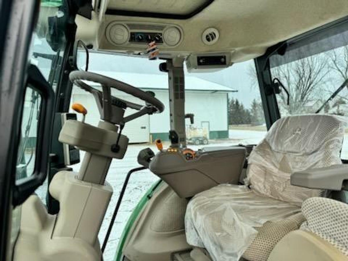 Used 2021 JOHN DEERE 5115R