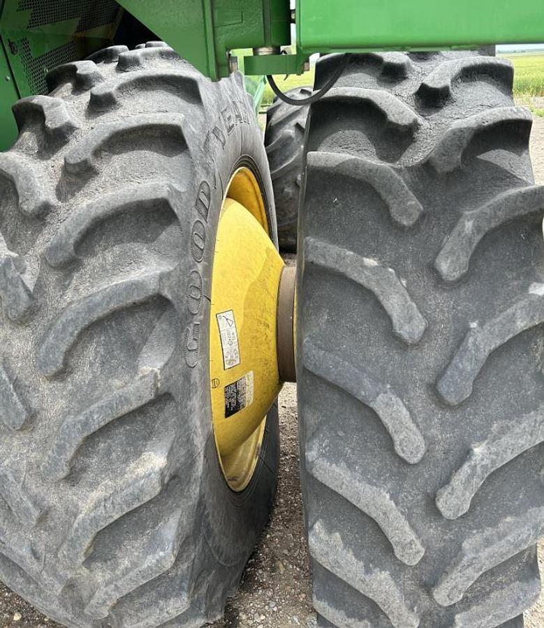 Used 2013 John Deere S670 Combine