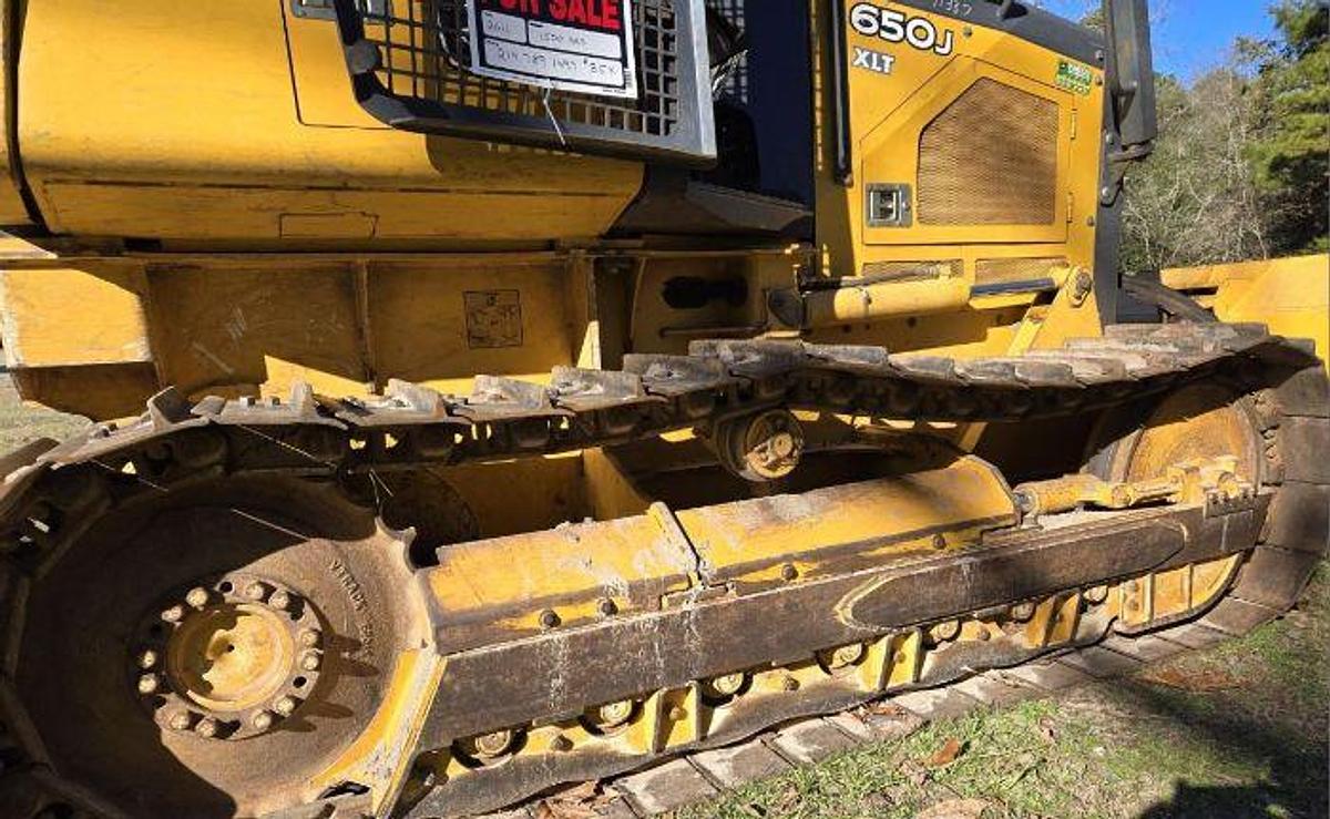 Used 2011 JOHN DEERE 650J XLT