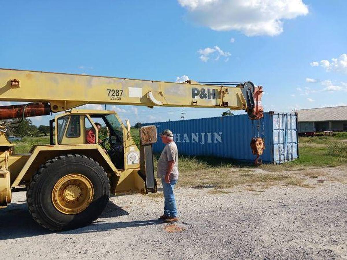 Used 1995 P&H 122D (22 Ton) 62FT Boom Rough Terrain Crane