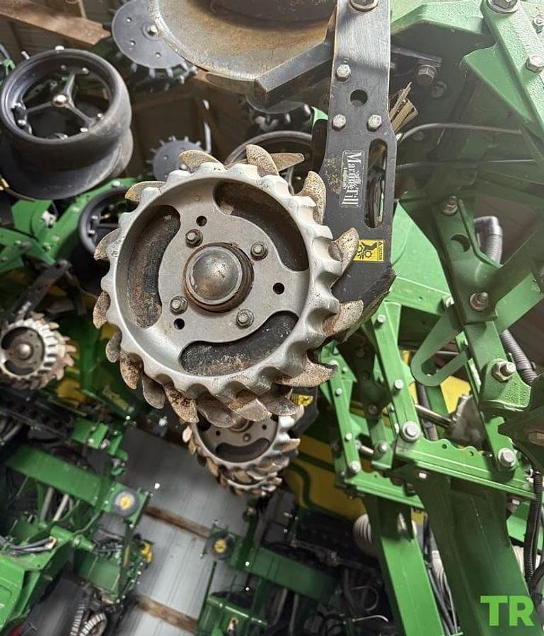 Used 2021 John Deere 1795 ExactEmerge 12/23 Split-Row Planter