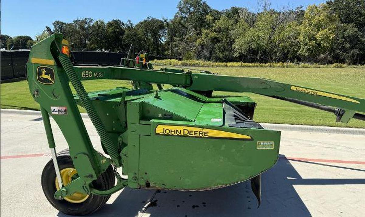 Used 2008 JOHN DEERE 630
