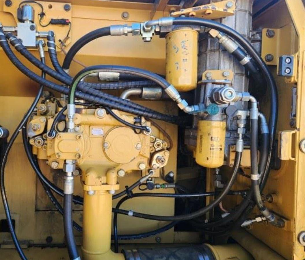 Used 2009 Caterpillar 325dl