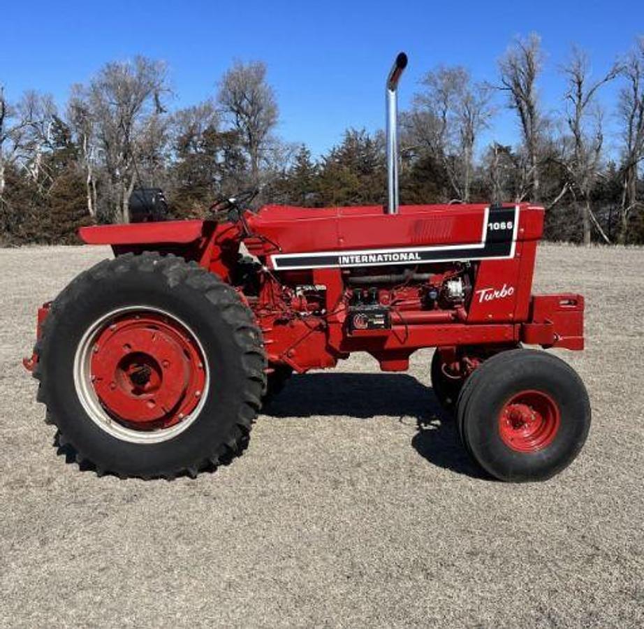Used 1976 INTERNATIONAL 1066