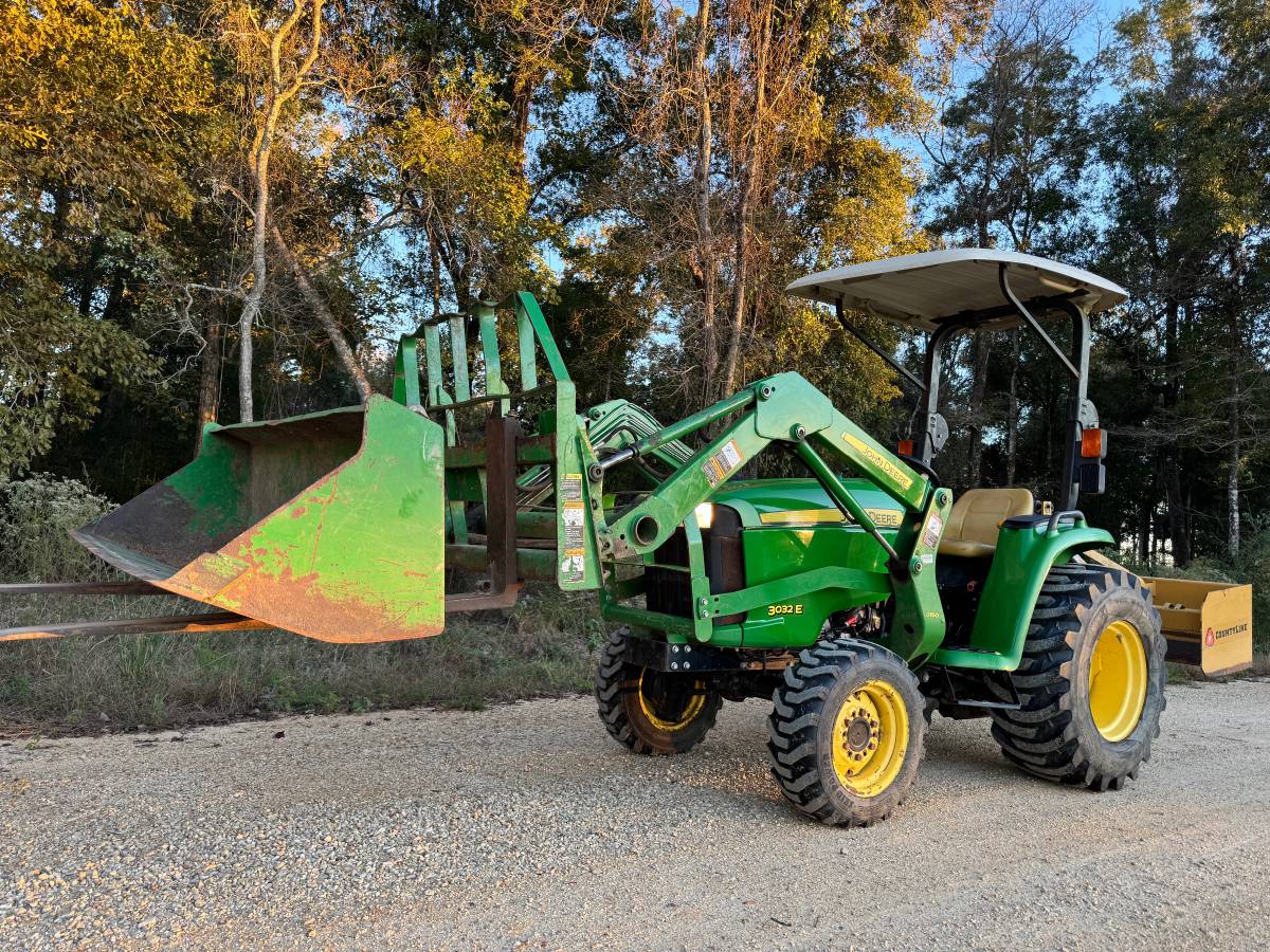 Used 2018 John Deere 3032E 4X4