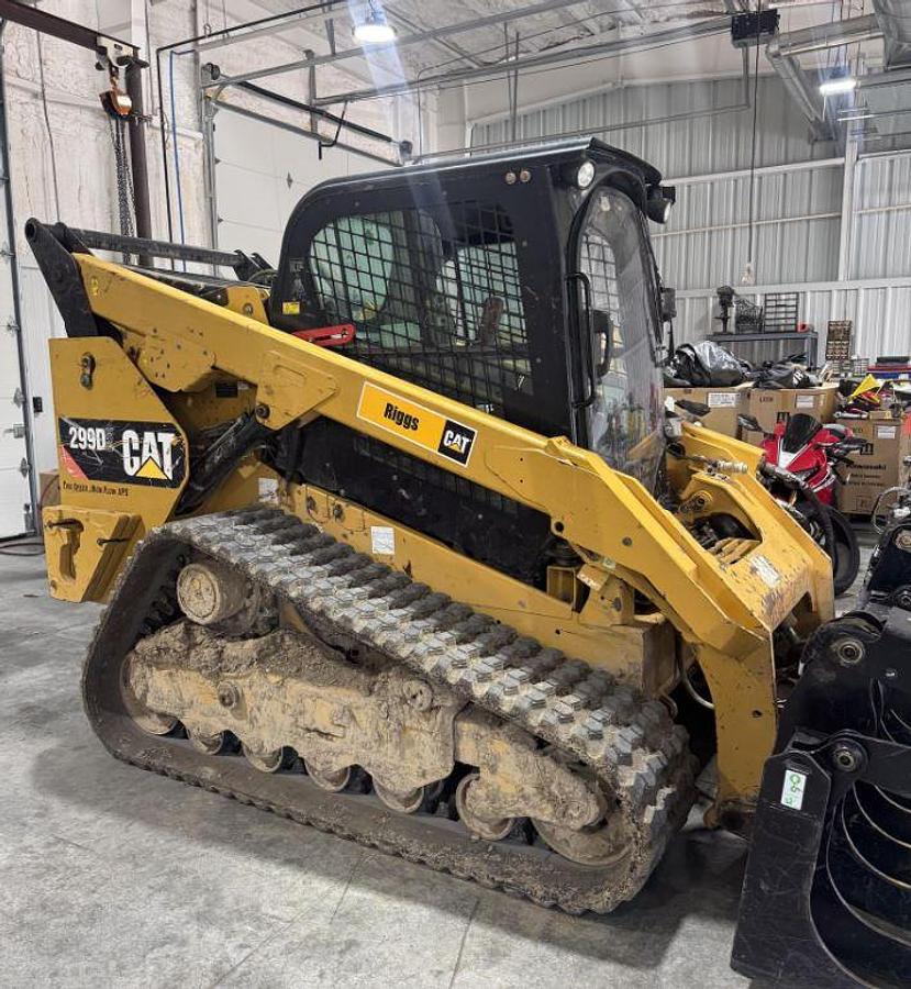 Used 2017 CATERPILLAR 299D2 Skid Steer