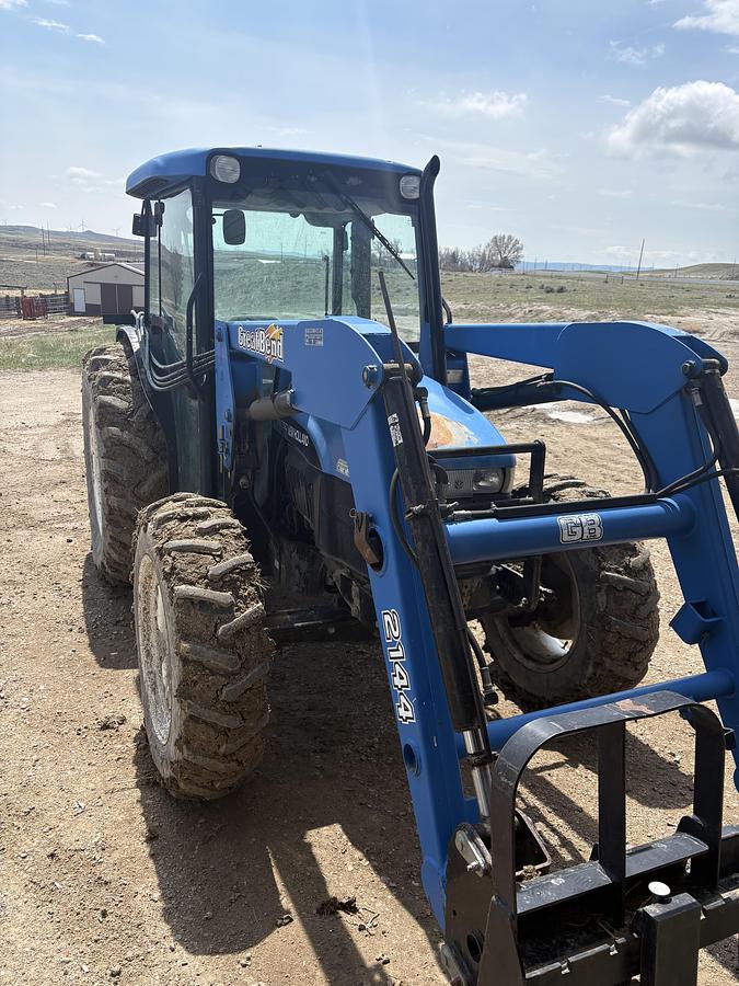 Used 2002 New Holland TN75D Tractor with Loader