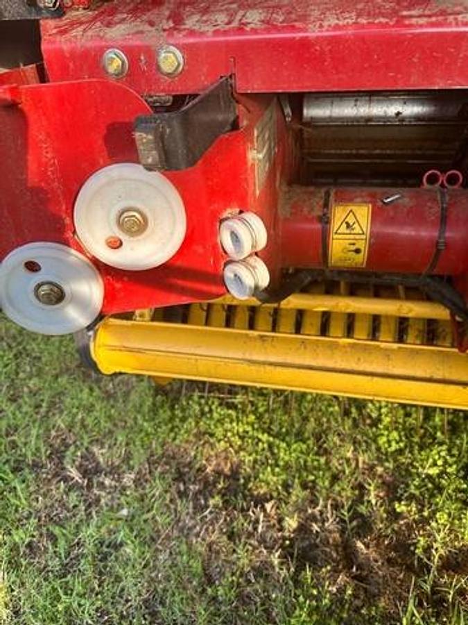 Used 2020 New Holland 460 Round Baler