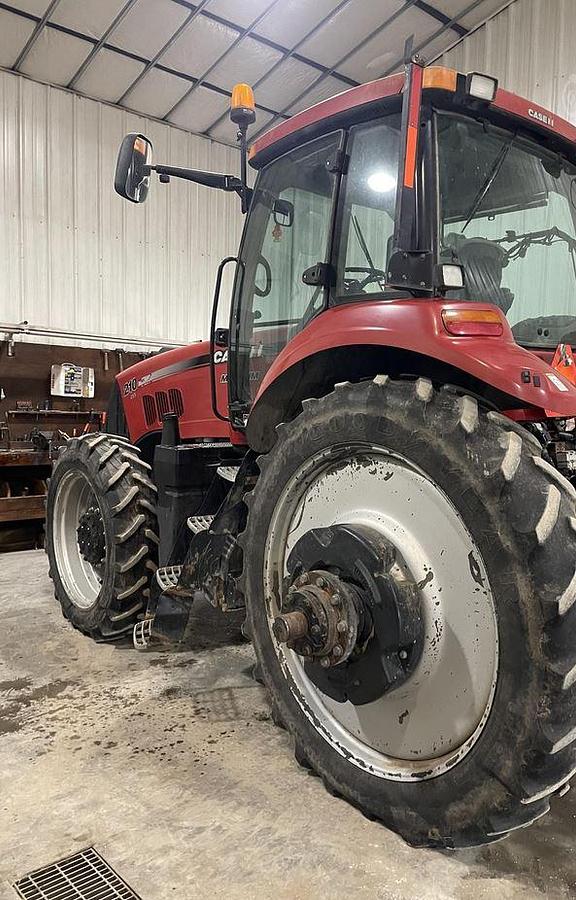 Used 2011 CASE IH MAGNUM 210 CVT Tractor