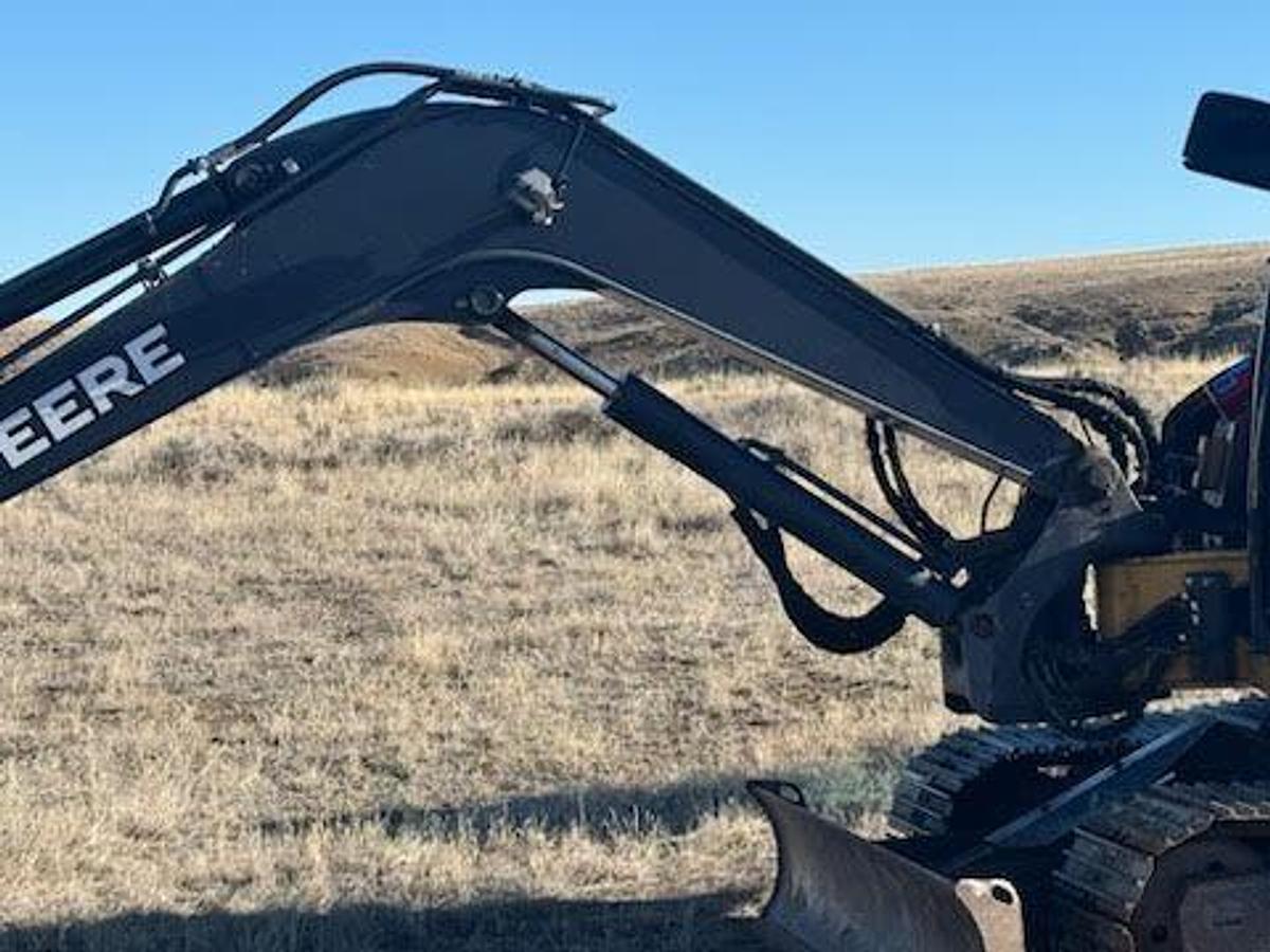 Used 2017 JOHN DEERE 85G