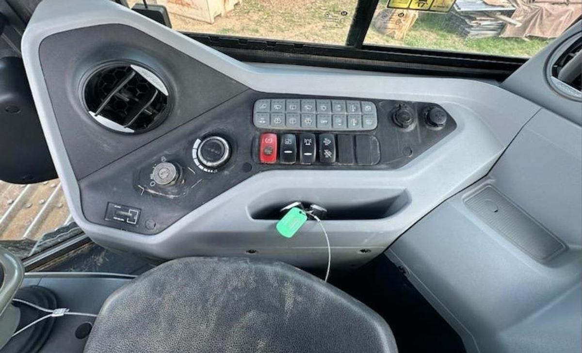 Used 2023 Develon D100