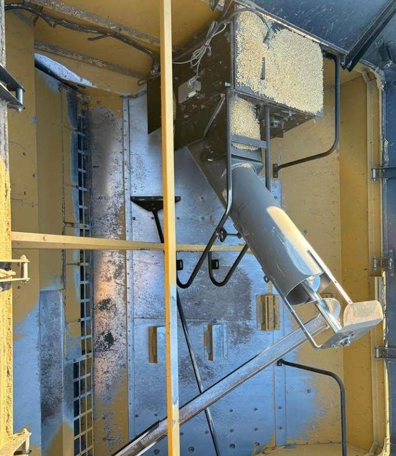 Used 2004 Challenger MT670