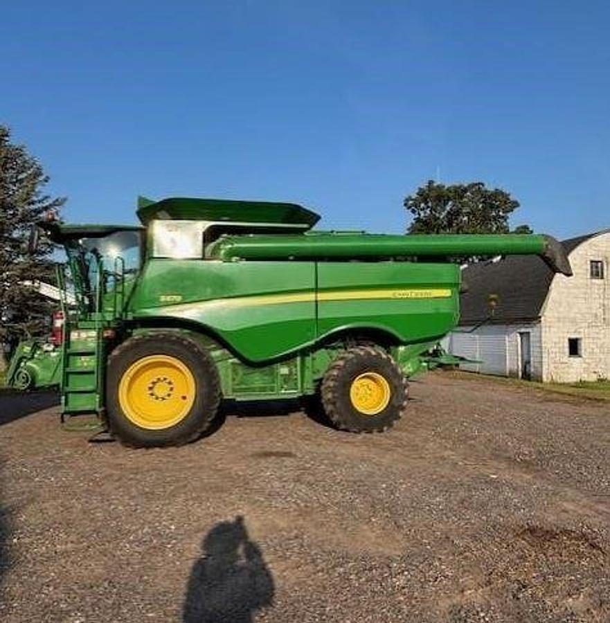 Used 2014 JOHN DEERE S670 Combine