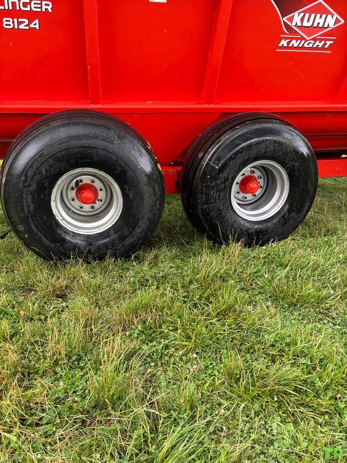 Used 2012 Kuhn Knight 8124 Manure Spreader
