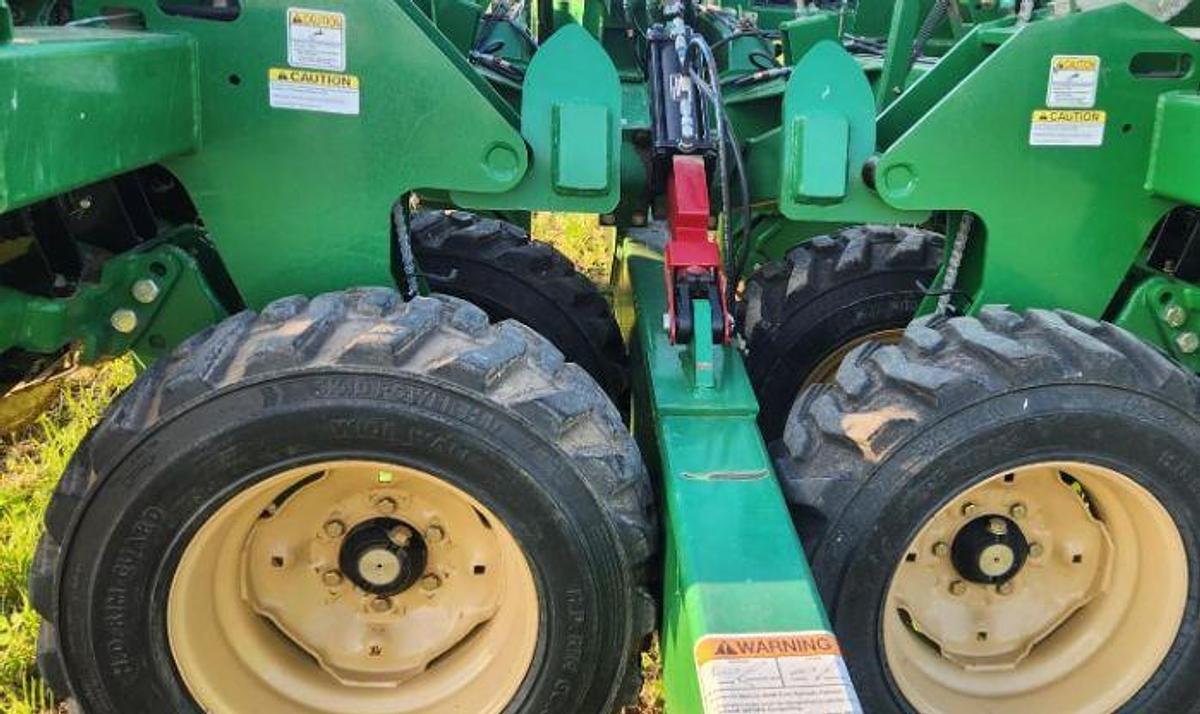 Used 2017 GREAT PLAINS 3S3000HD Grain Drill