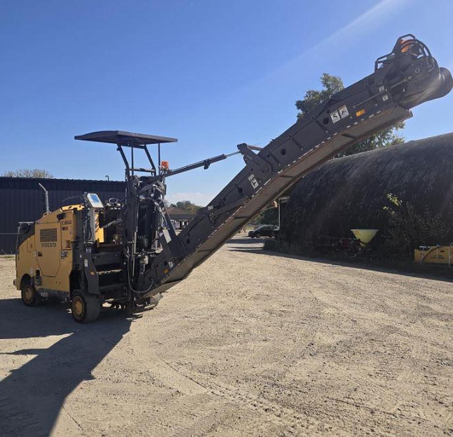 Used 2011 VOLVO MW500