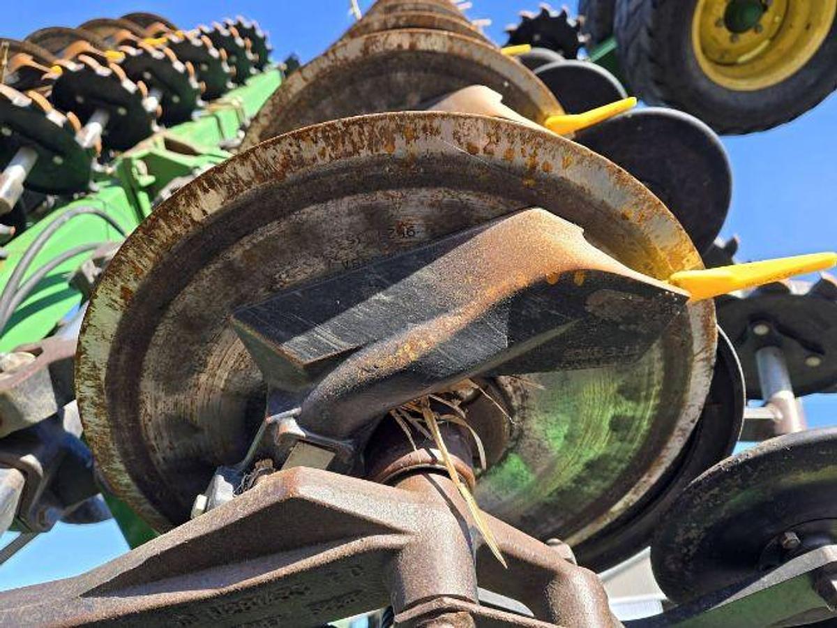 Used JOHN DEERE 1850 Air Seeder