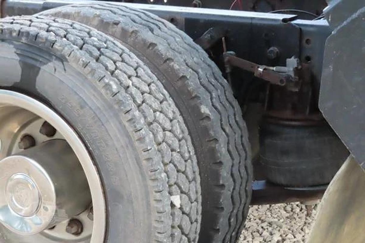 Used 1996 Freightliner FL70