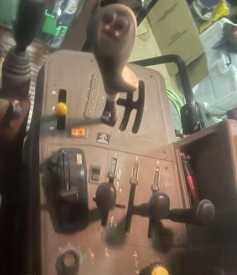 Used 2011 JOHN DEERE 7330