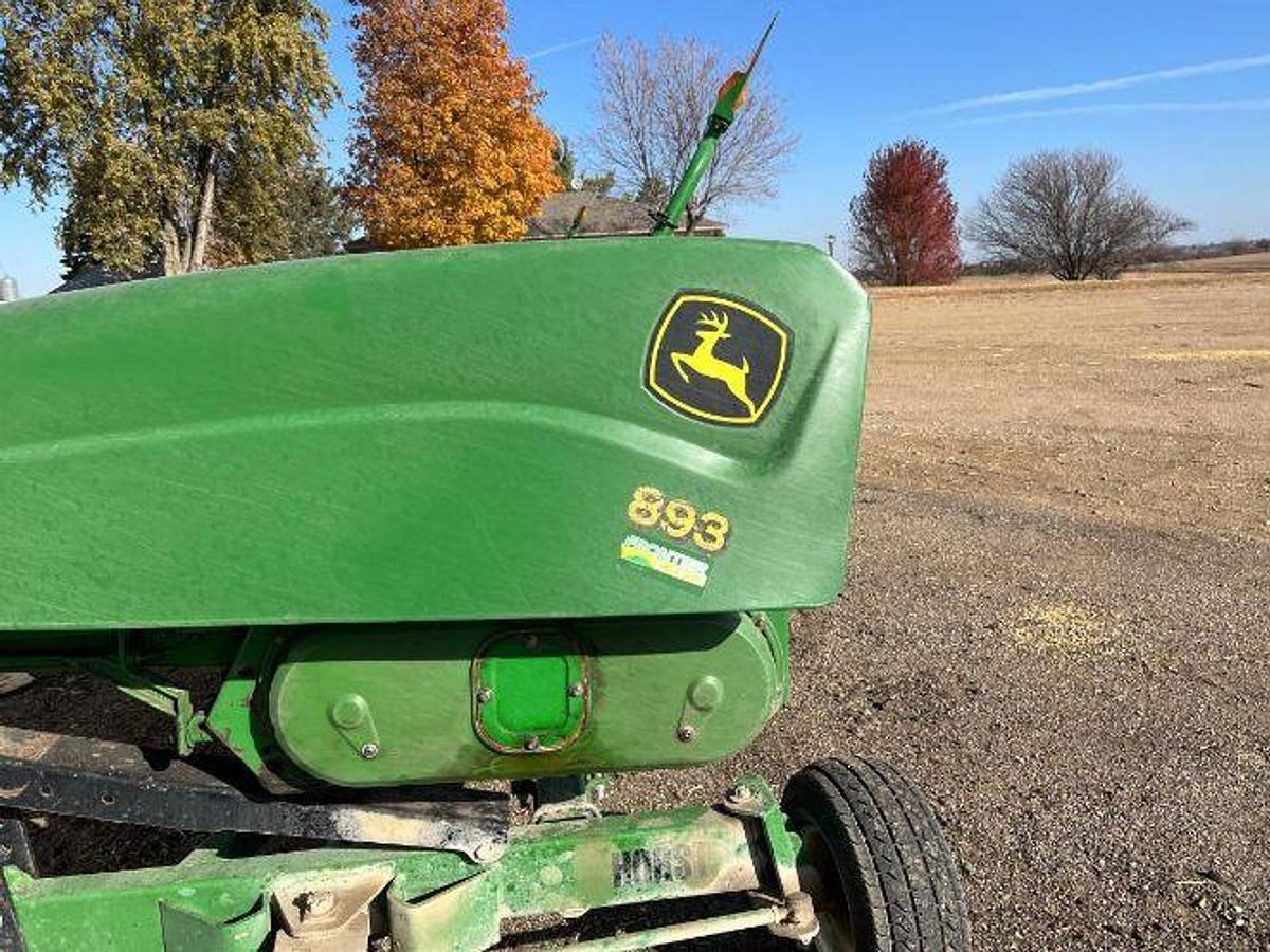 Used 2007 JOHN DEERE 893 Corn Head and Head Cart