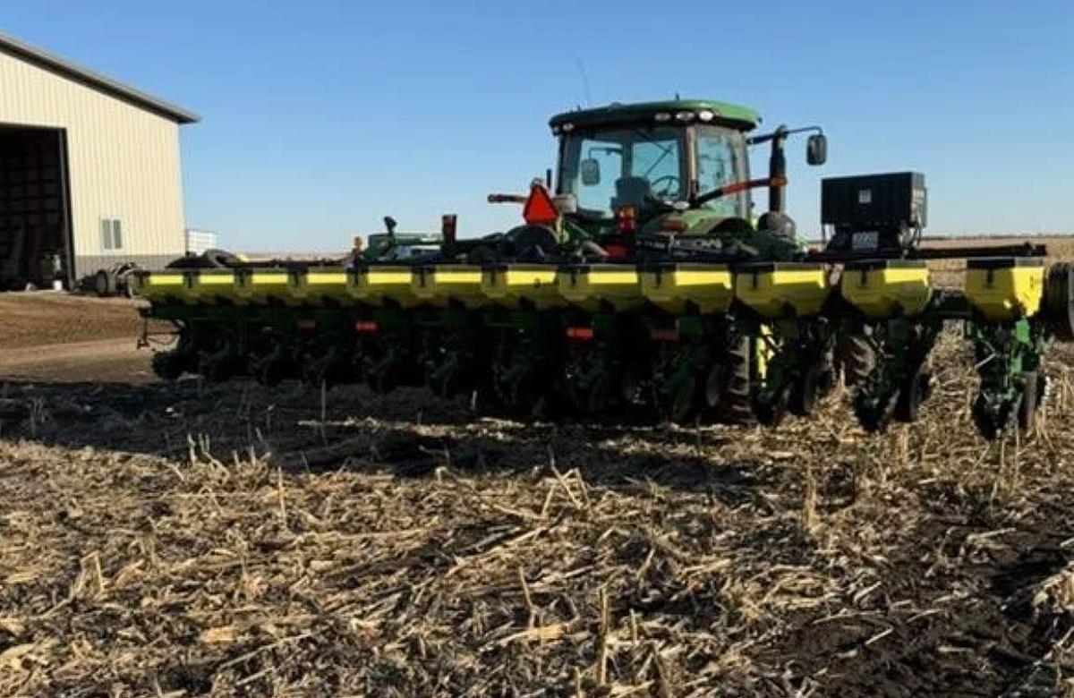 Used 2015 John Deere 1725