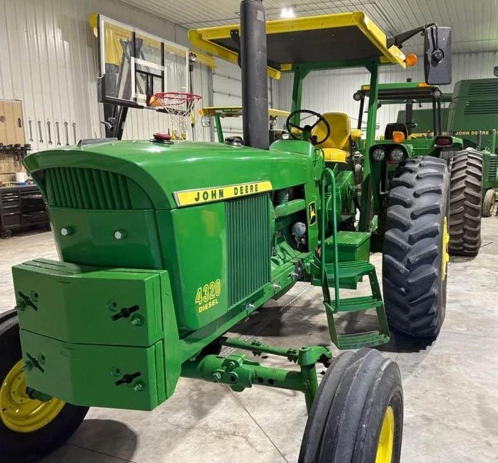 Used 1971 John Deere 4320