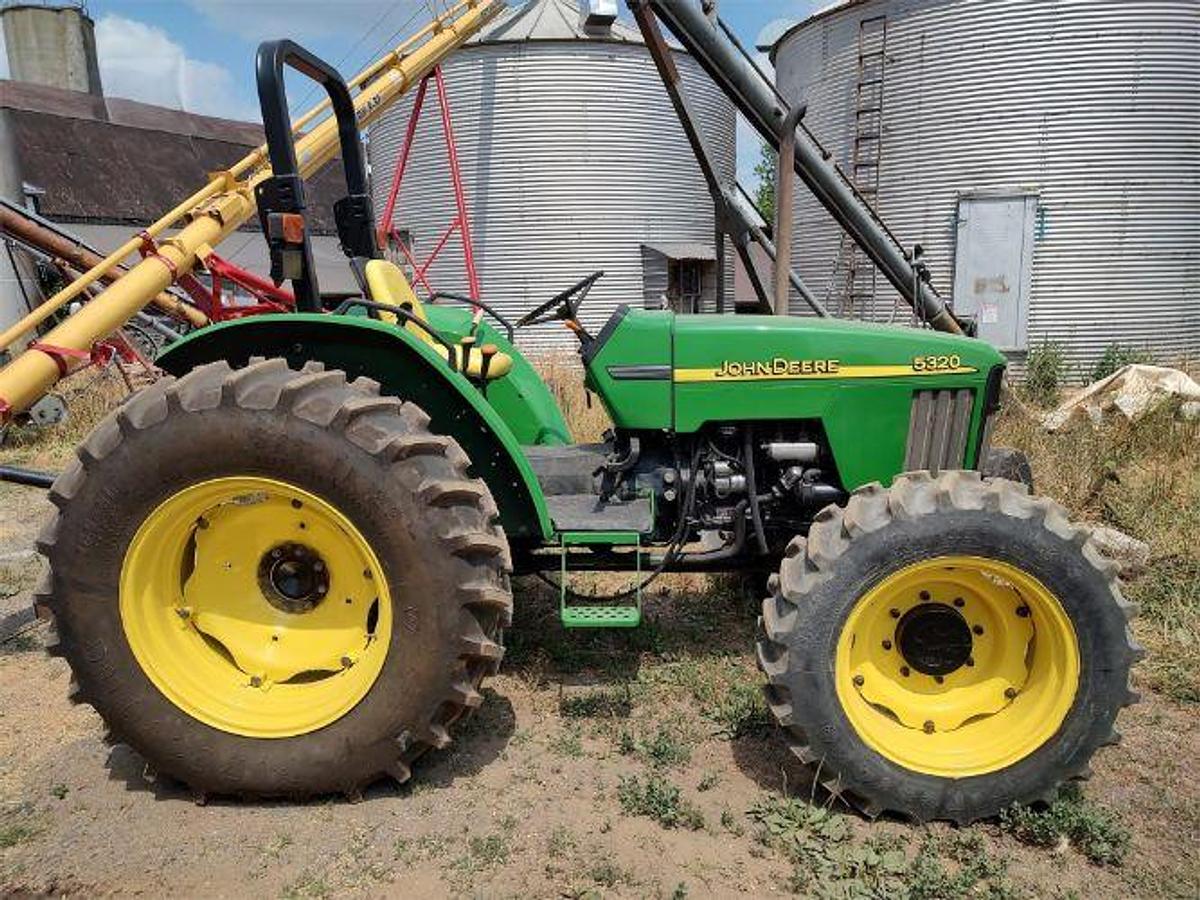 Used 2002 JOHN DEERE 5320