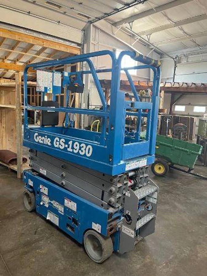 Used 2010 GENIE GS1930