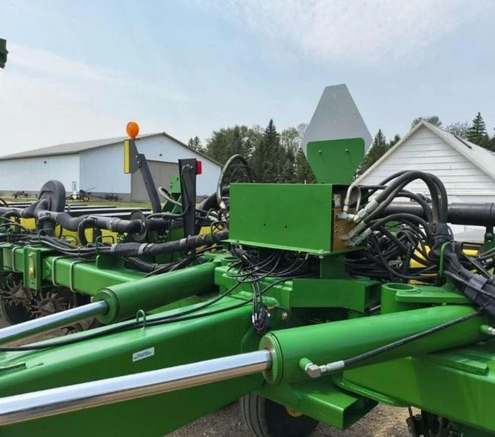 Used 2009 John Deere 1770NT Planter