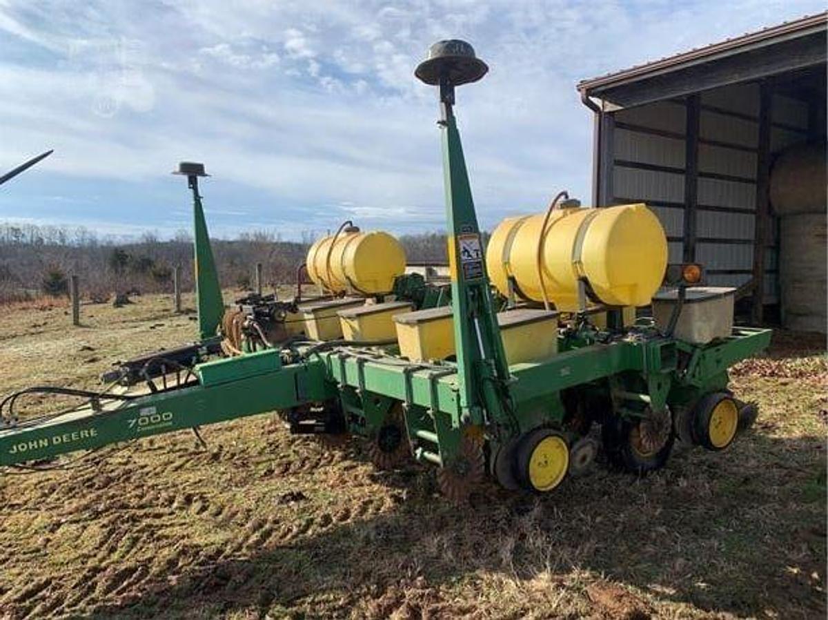 Used 1989 JOHN DEERE 7000 611 Splitter Planter