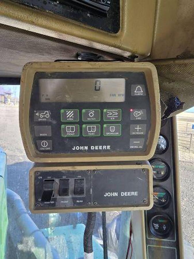 Used JOHN DEERE 1850 Air Seeder