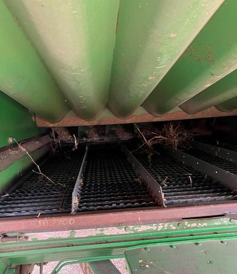 Used 1981 JOHN DEERE 7720 Combine