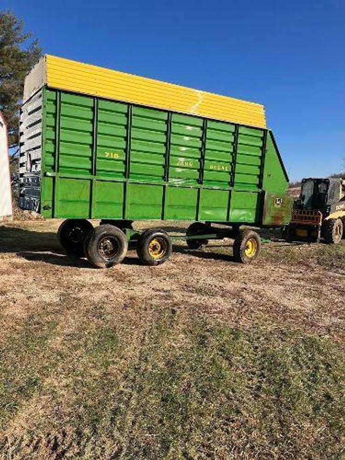 Used Unknown JOHN DEERE B0716 Forage Wagon