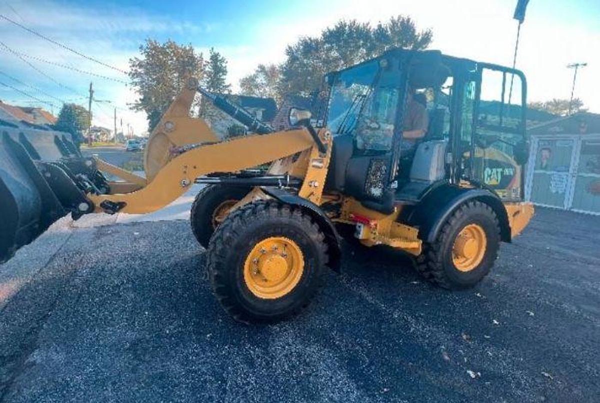 Used 2014 CATERPILLAR 906H2