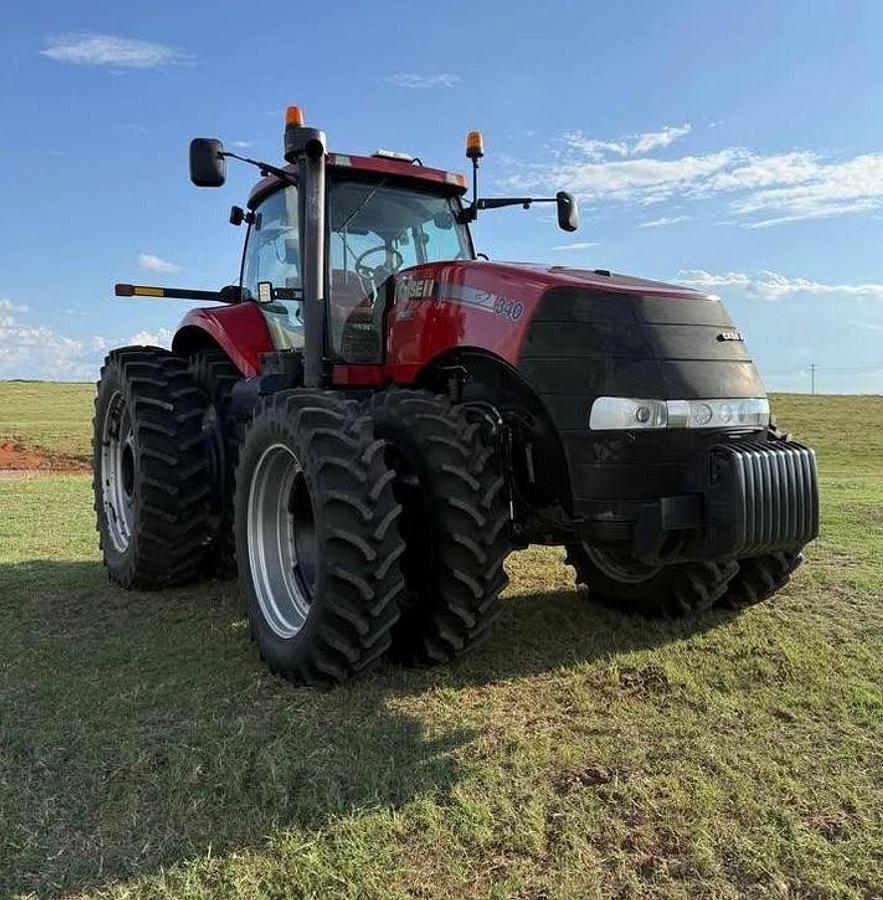 Used 2011 CASE IH MAGNUM 340 Tractor