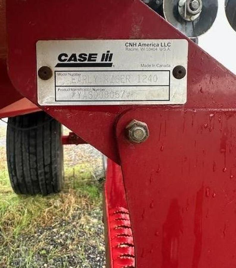 Used 2010 CASE IH 1240 Planter