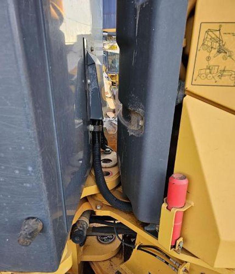 Used 2016 JOHN DEERE 670G