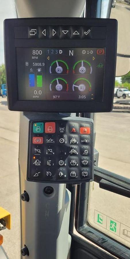 Used 2019 Deere 544L