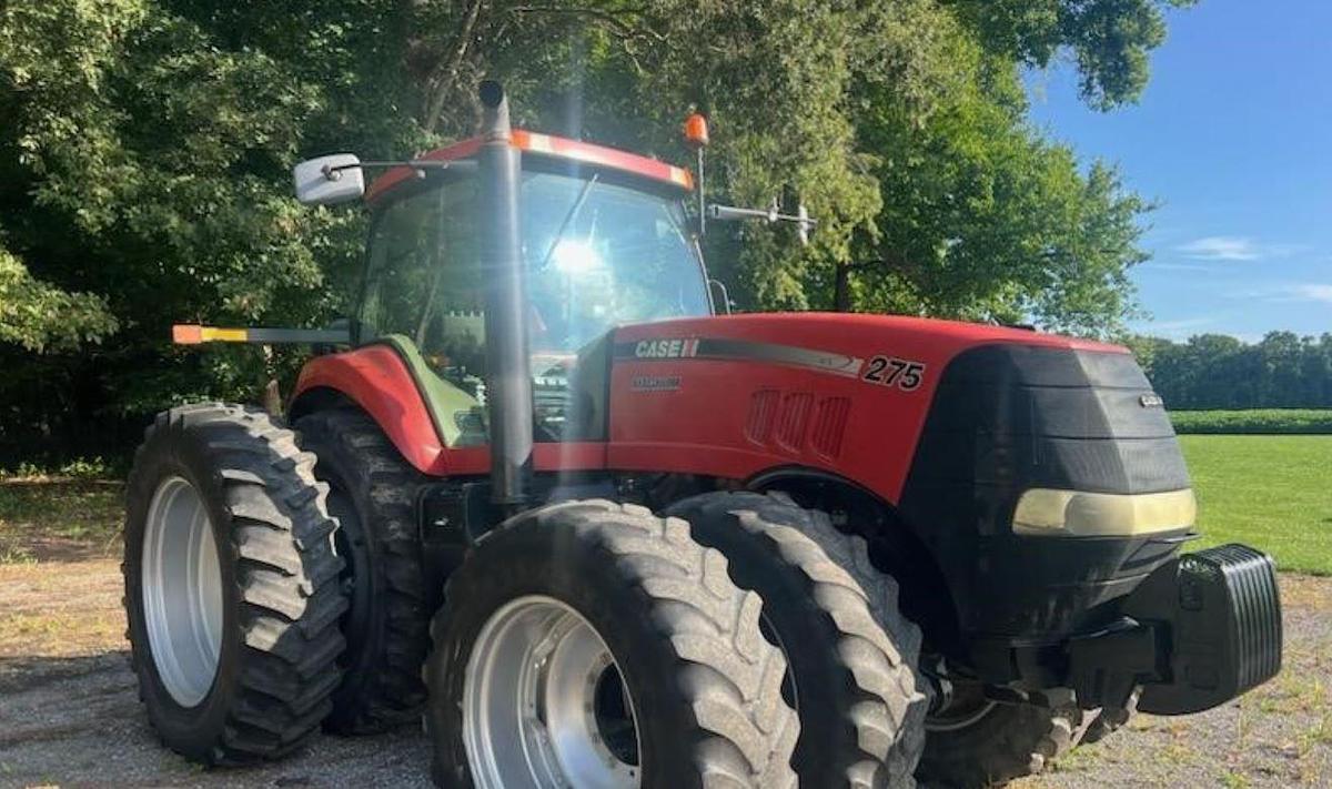 Used 2011 Case IH Magnum 275 Tractor • 275 HP • 4WD
