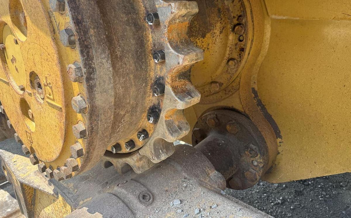 Used 2015 Caterpillar D6T