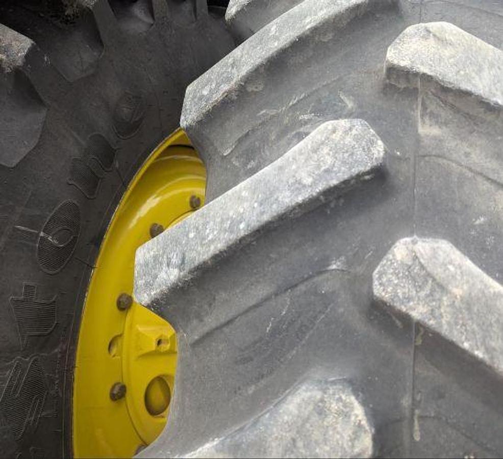 Used 2014 JOHN DEERE 8370R