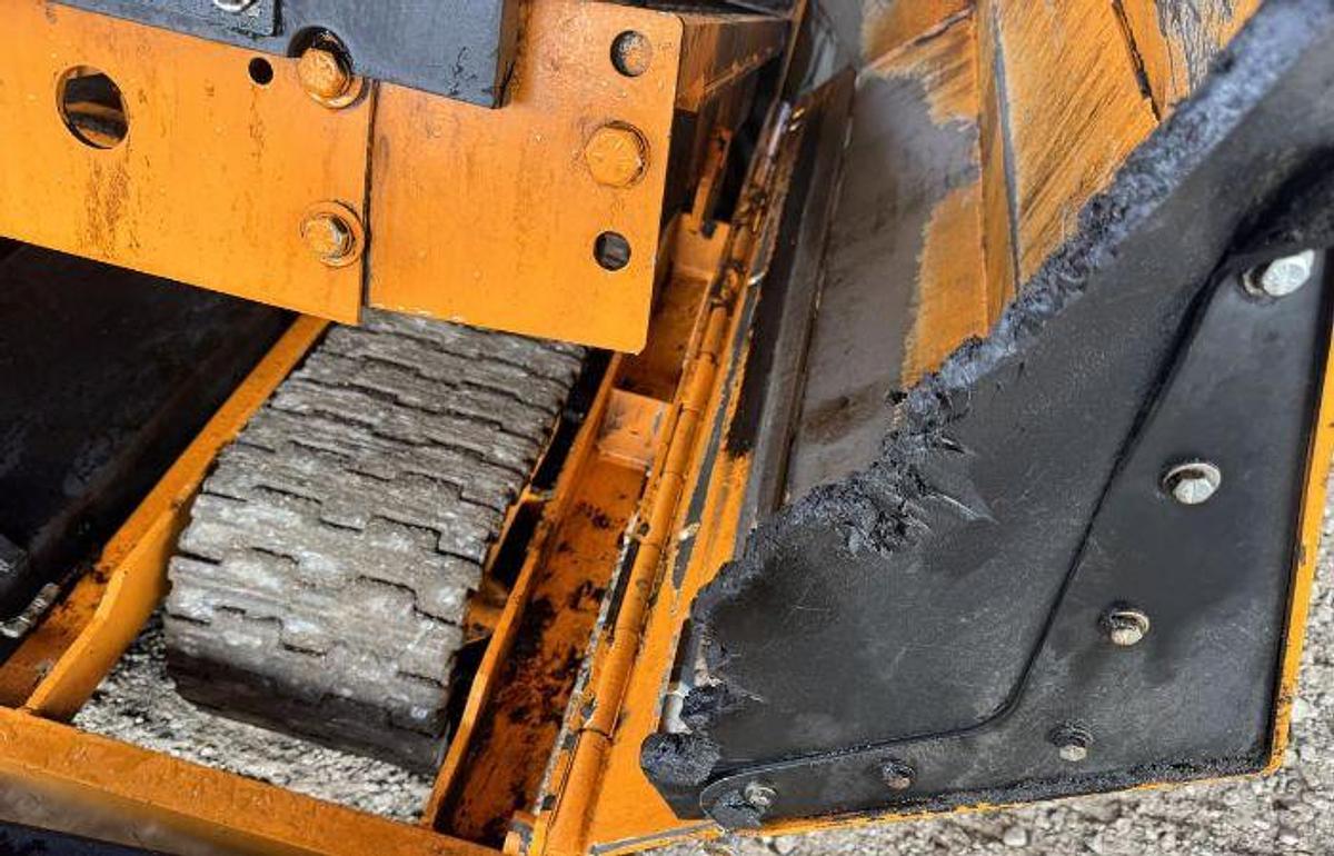 Used 2023 Leeboy 7000C